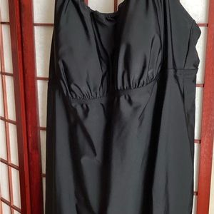 Bathing suit. Black. Adjustable straps.